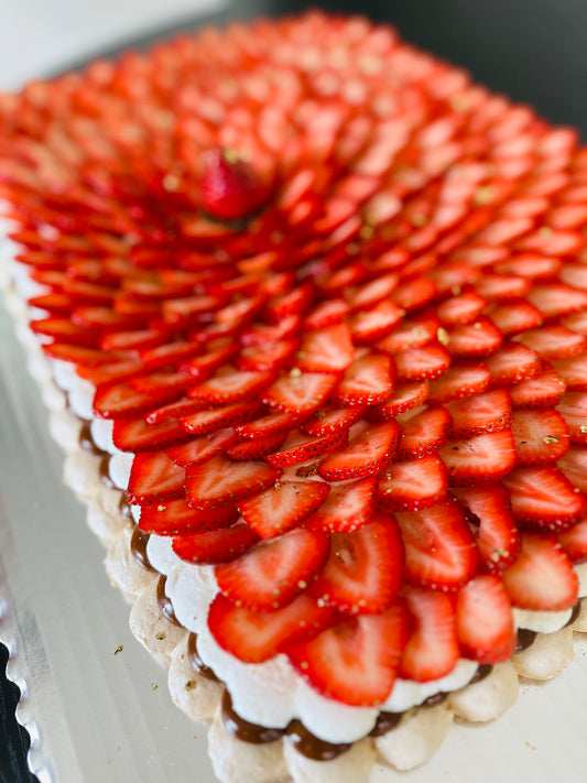 LARGE PAVLOVA